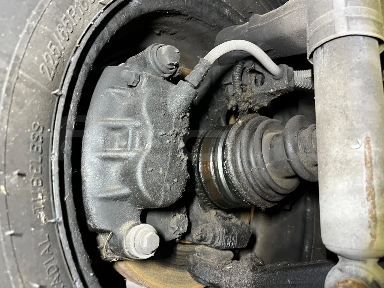 Renault Master NDDUL6/16 - EUR3 - 84kW - 5.899m - front brake calipers right