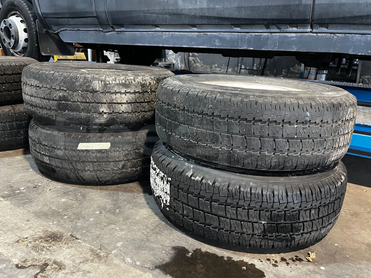 Renault Master NDDUL6/16 - EUR3 - 84kW - 5.899m - tread condition front tires left