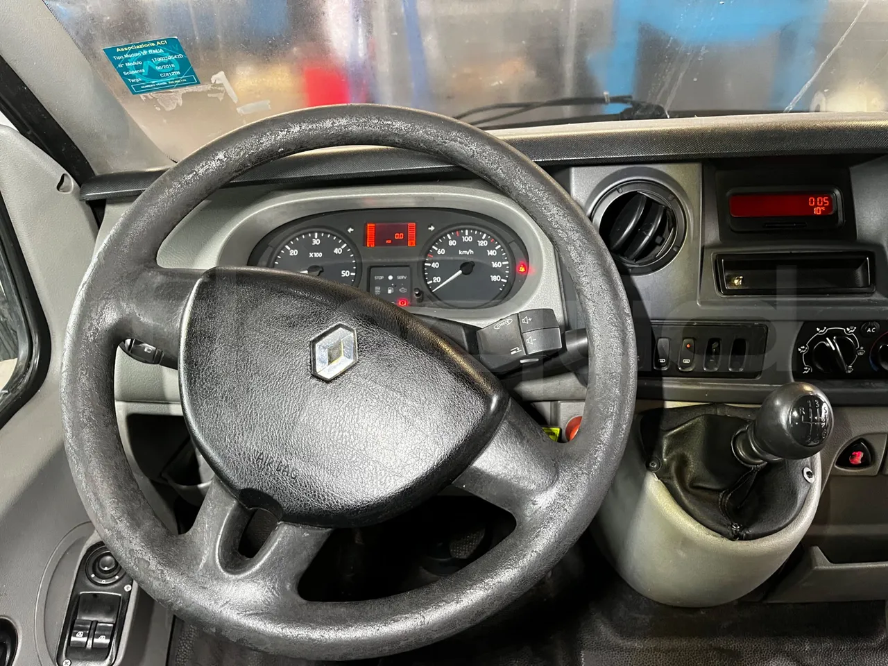 Renault Master NDDUL6/16 - EUR3 - 84kW - 5.899m - steering wheel photo