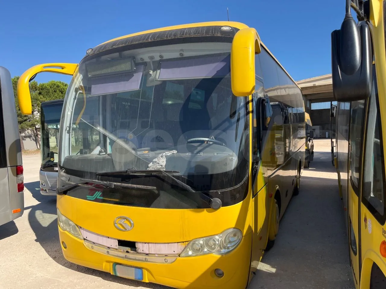 King Long XMQ6800 2AL1AA2B-EUR5-148Kw-7,995m - 3/4 front left (mandatory for bus to scrap)