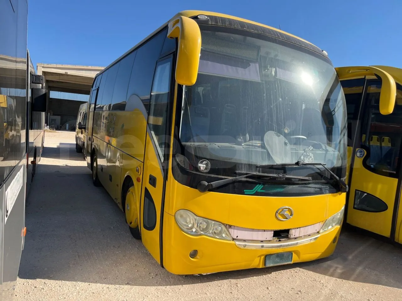 King Long XMQ6800 2AL1AA2B-EUR5-148Kw-7,995m - 3/4 front right doors (mandatory for bus to scrap)