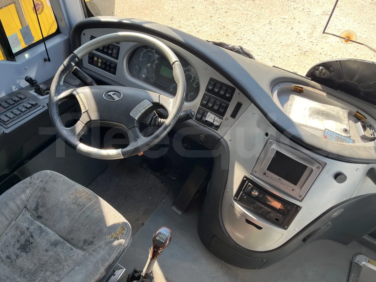 King Long XMQ6800 2AL1AA2B-EUR5-148Kw-7,995m - buttons panels on (mandatory for bus to scrap)