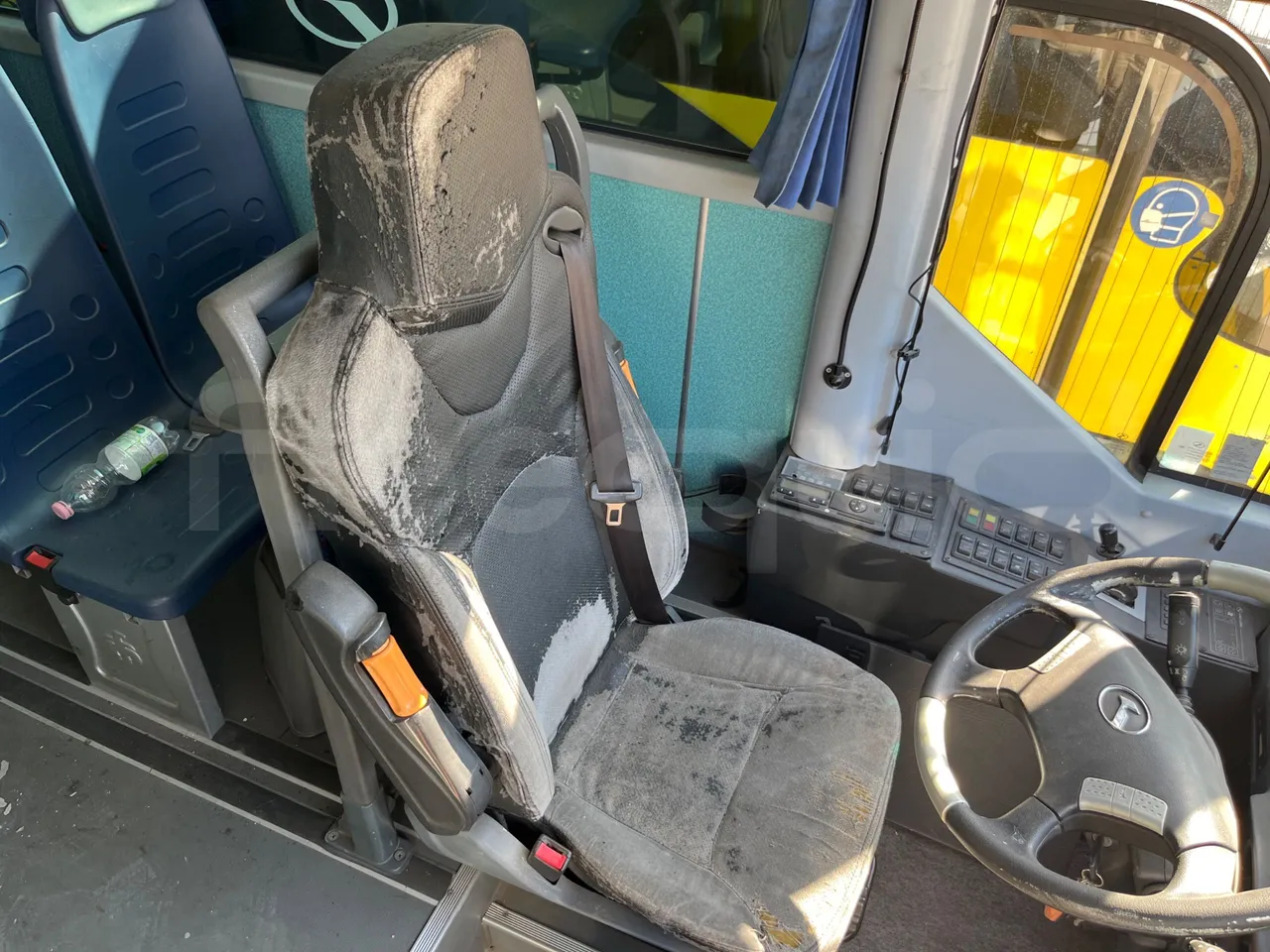 King Long XMQ6800 2AL1AA2B-EUR5-148Kw-7,995m - driver's seat photo (mandatory for bus to scrap)