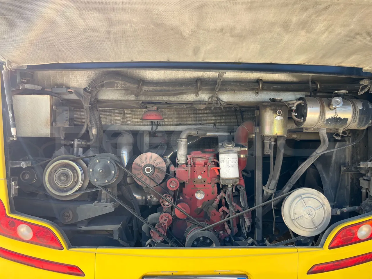 King Long XMQ6800 2AL1AA2B-EUR5-148Kw-7,995m - rear hatch open (mandatory for bus to scrap)