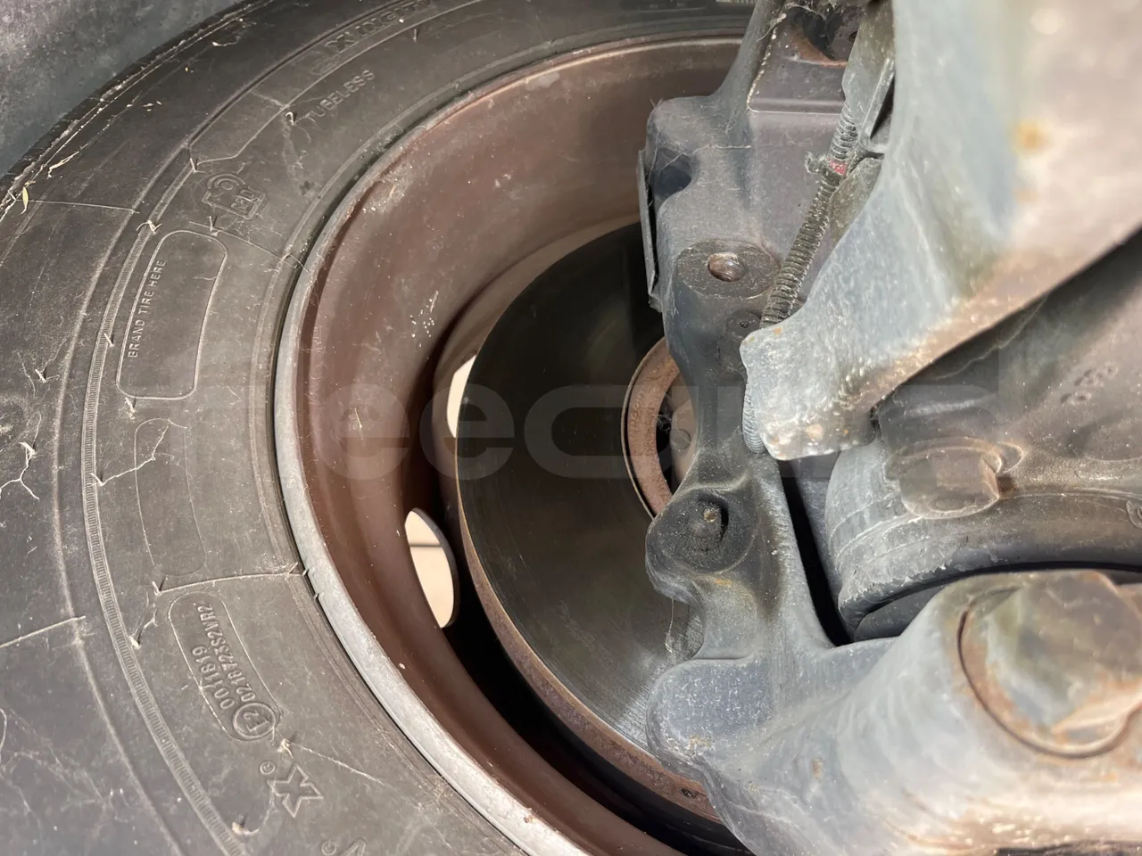 Heuliez GX 337 ELEC 6X26TN -EUR6 -121kW-12.06m - front discs left