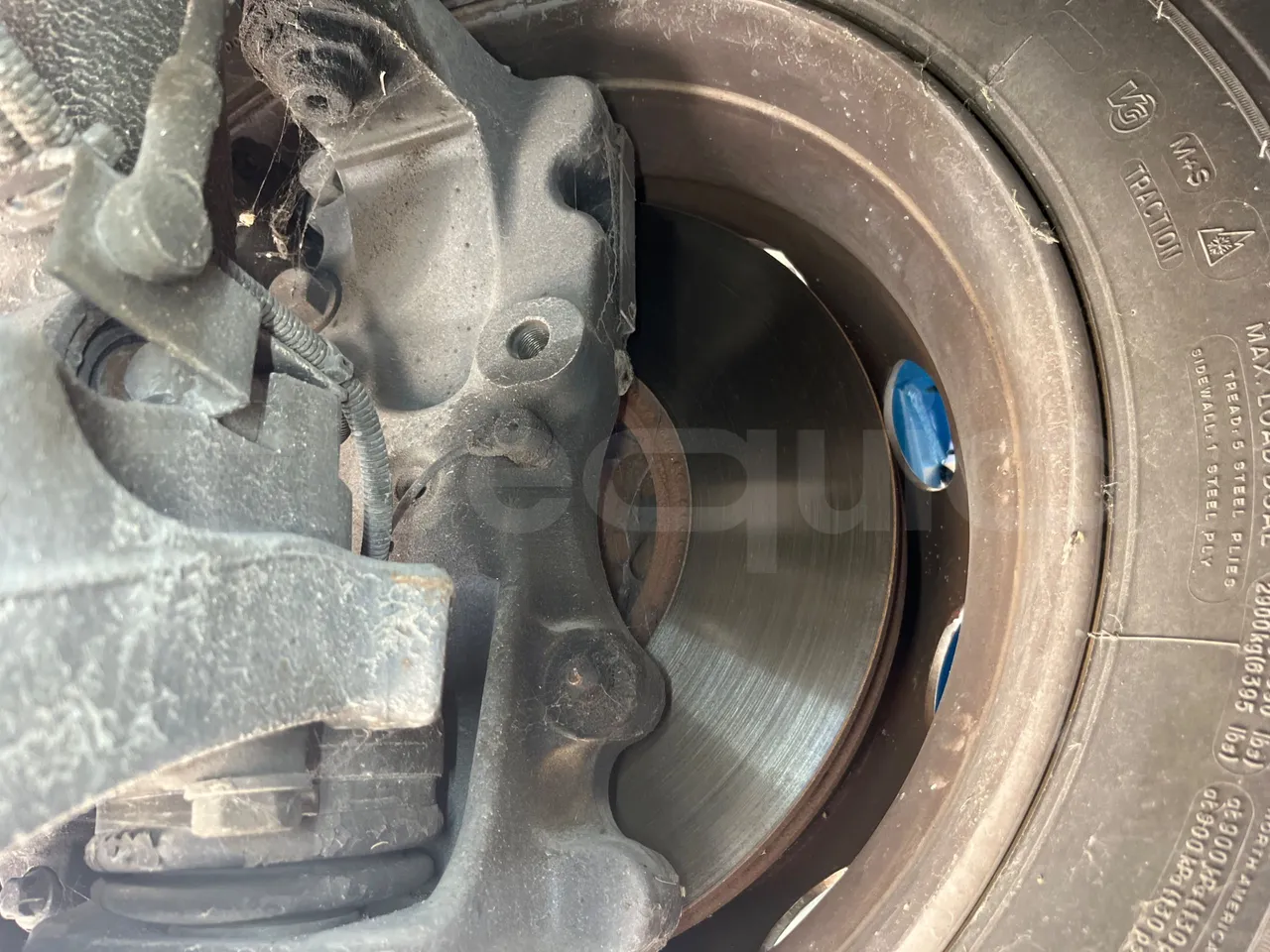 Heuliez GX 337 ELEC 6X26TN -EUR6 -121kW-12.06m - front discs right