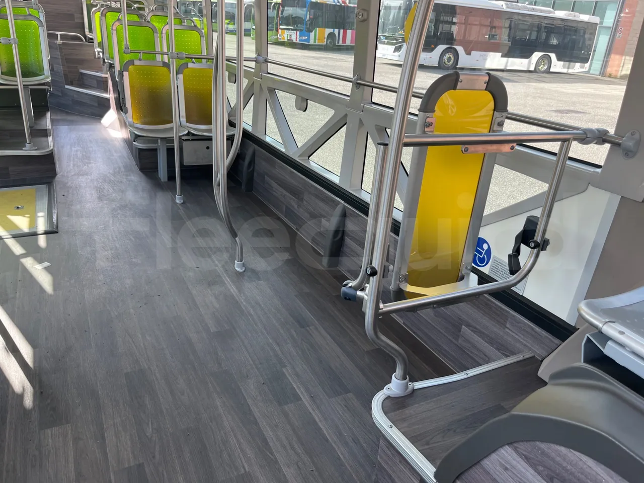 Heuliez GX 337 ELEC 6X26TN -EUR6 -121kW-12.06m - handrails photo