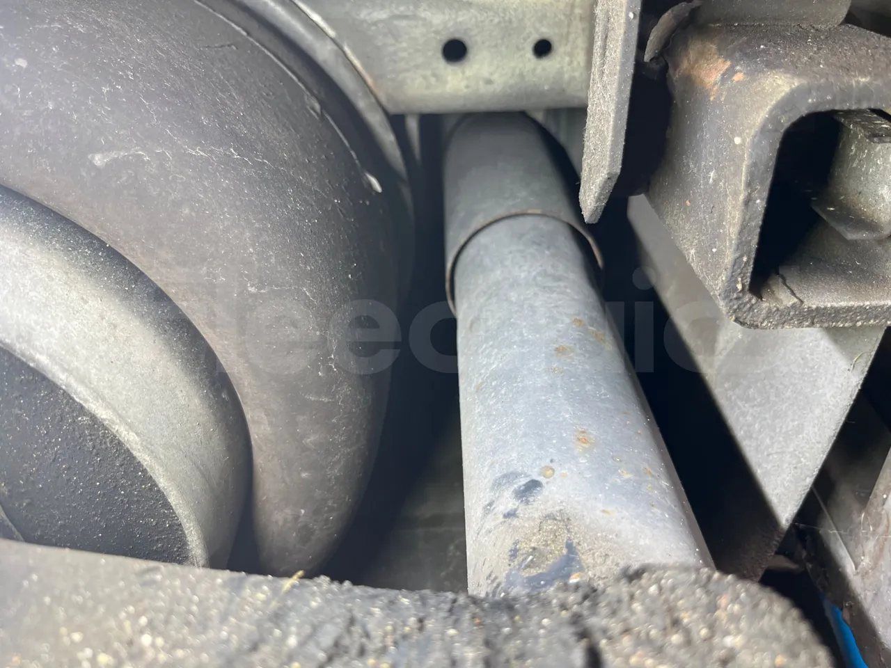 Heuliez GX 337 ELEC 6X26TN -EUR6 -121kW-12.06m - axle 2 shock absorbers 1 left