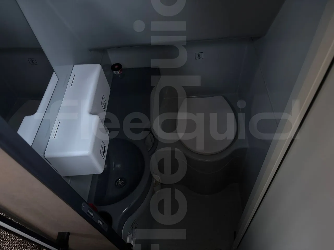 Setra S515 410 02 - Euro6 - 315kW - 12.300mt - toilette accessories photo