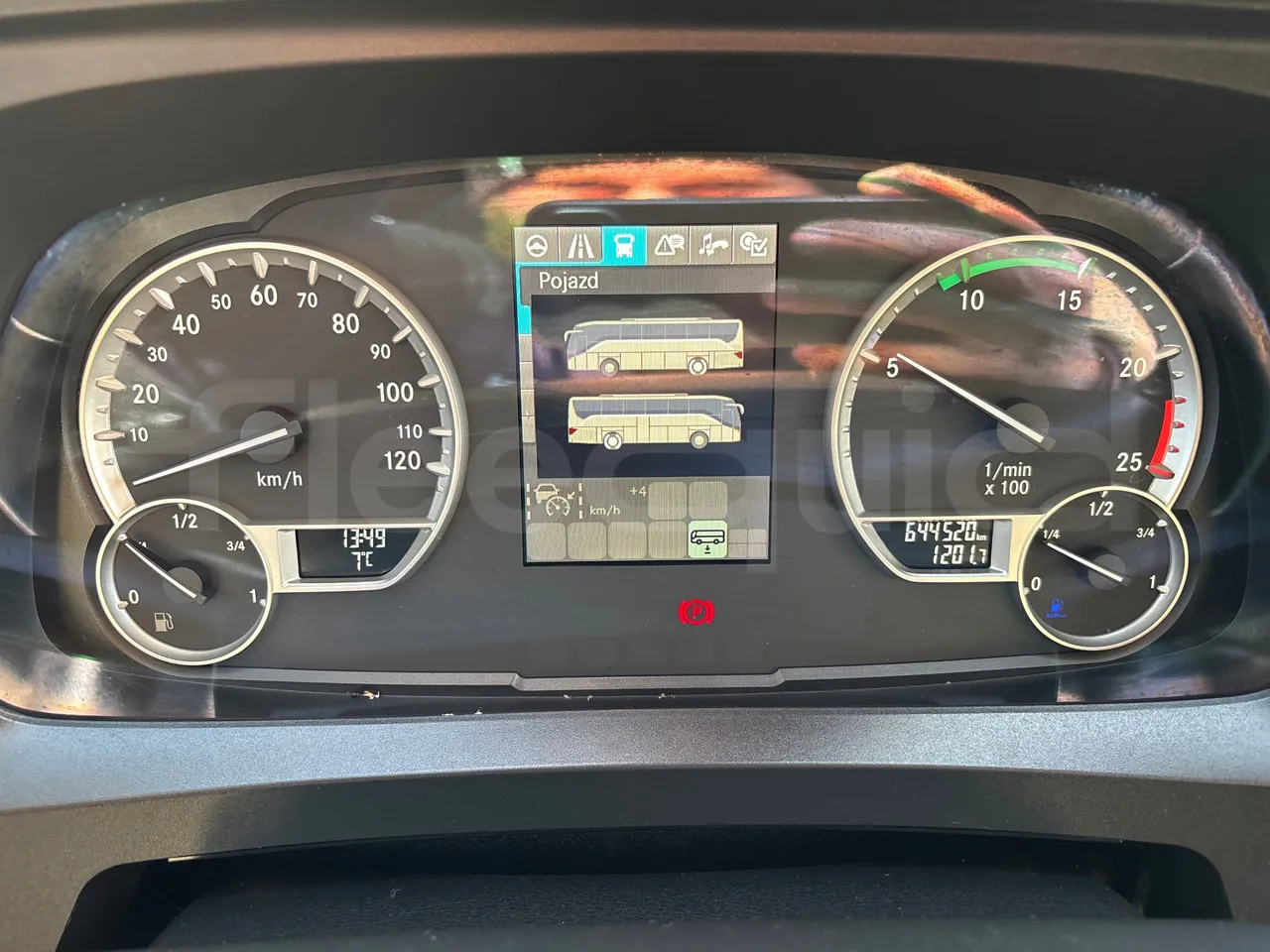 Setra S515 410 02 - Euro6 - 315kW - 12.300mt - dashboard lights on