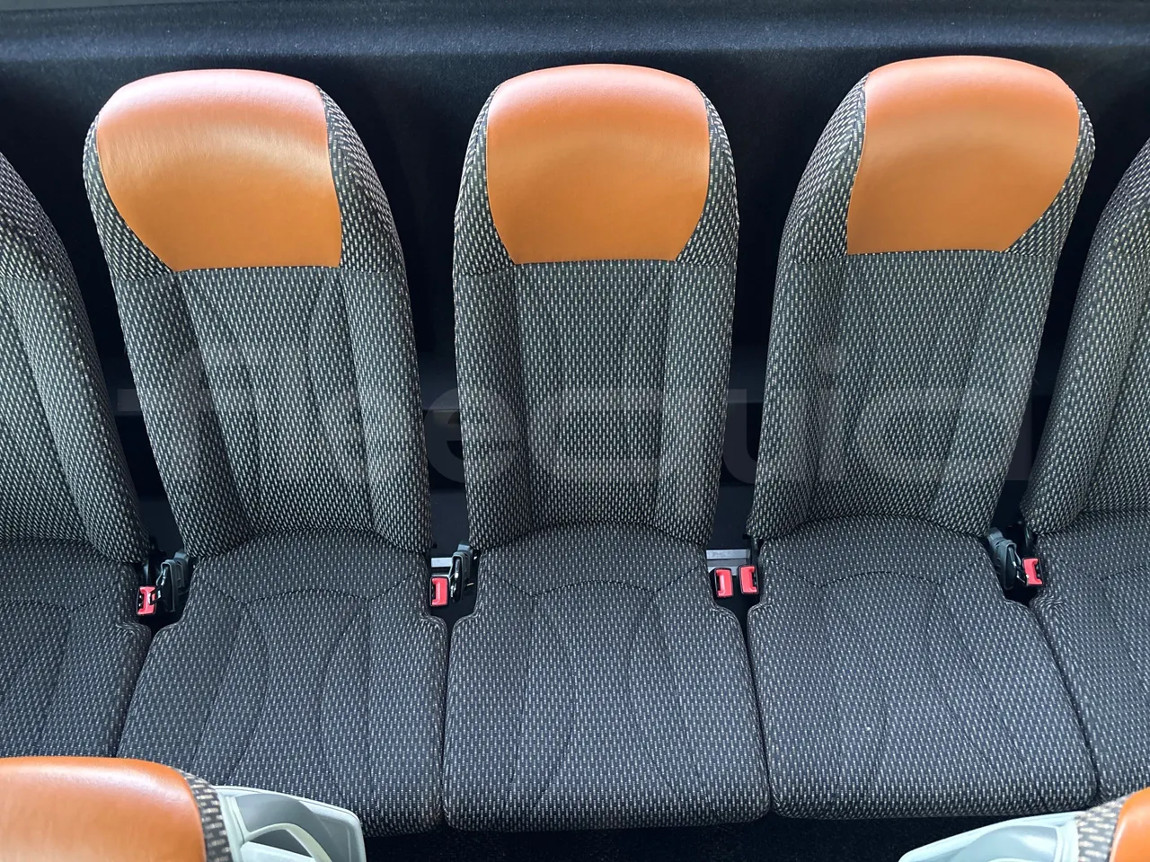 Setra S515 410 02 - Euro6 - 315kW - 12.300mt - single seat detail