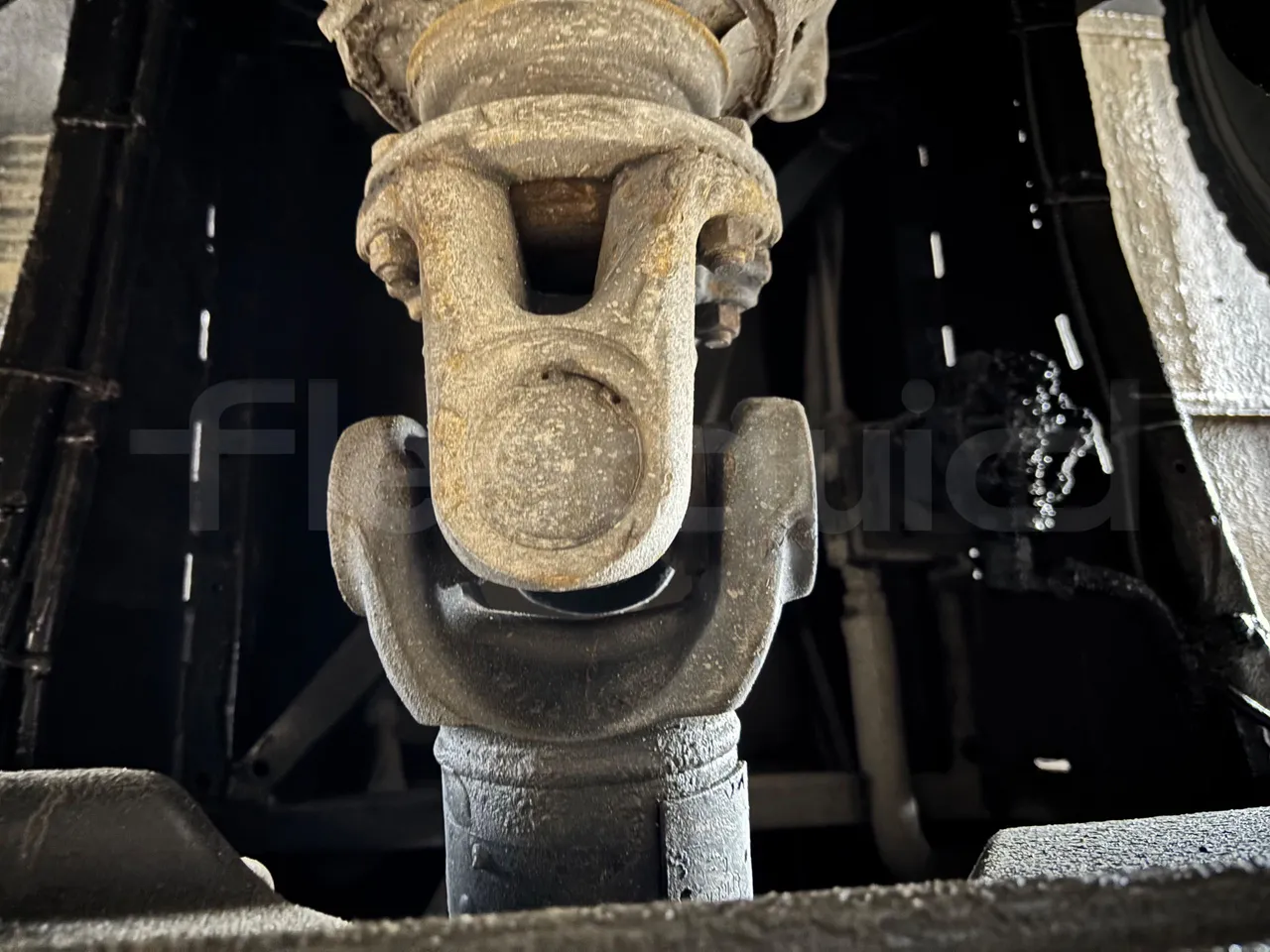 Setra S515 410 02 - Euro6 - 315kW - 12.300mt - driveshaft photo