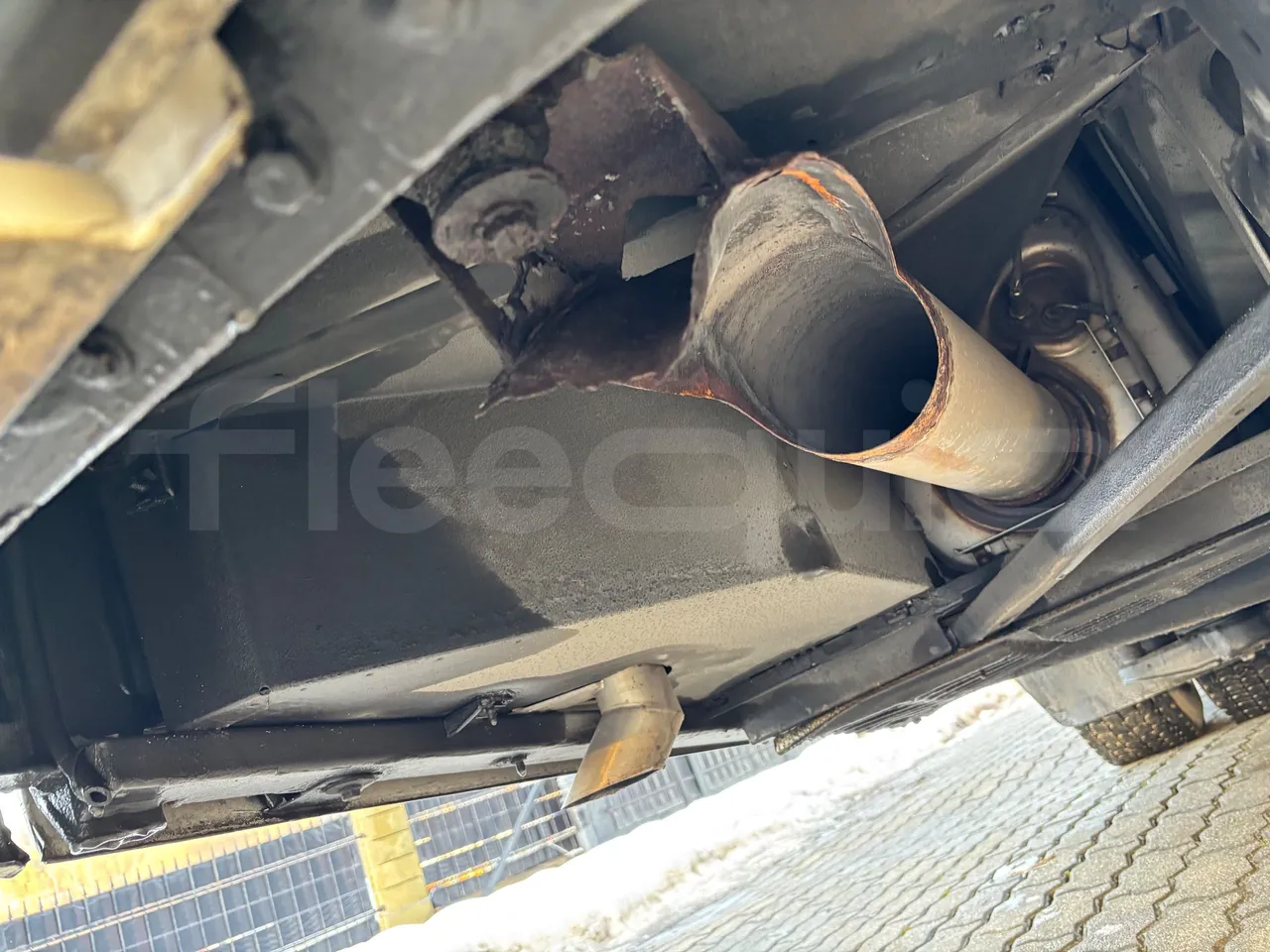 Setra S515 410 02 - Euro6 - 315kW - 12.300mt - exhaust photo