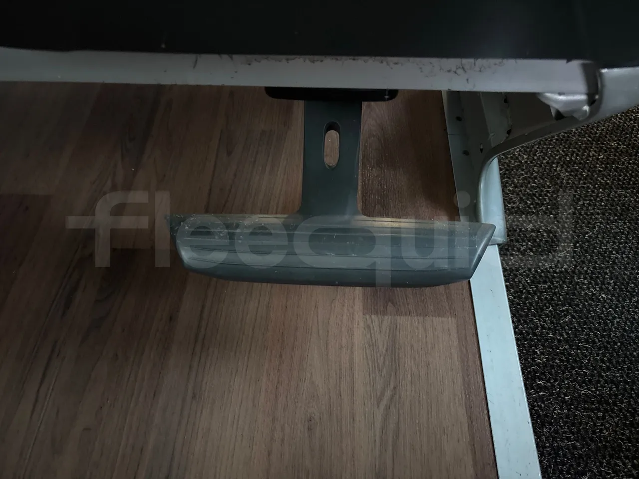 Setra S515 410 02 - Euro6 - 315kW - 12.300mt - footrest detail photo