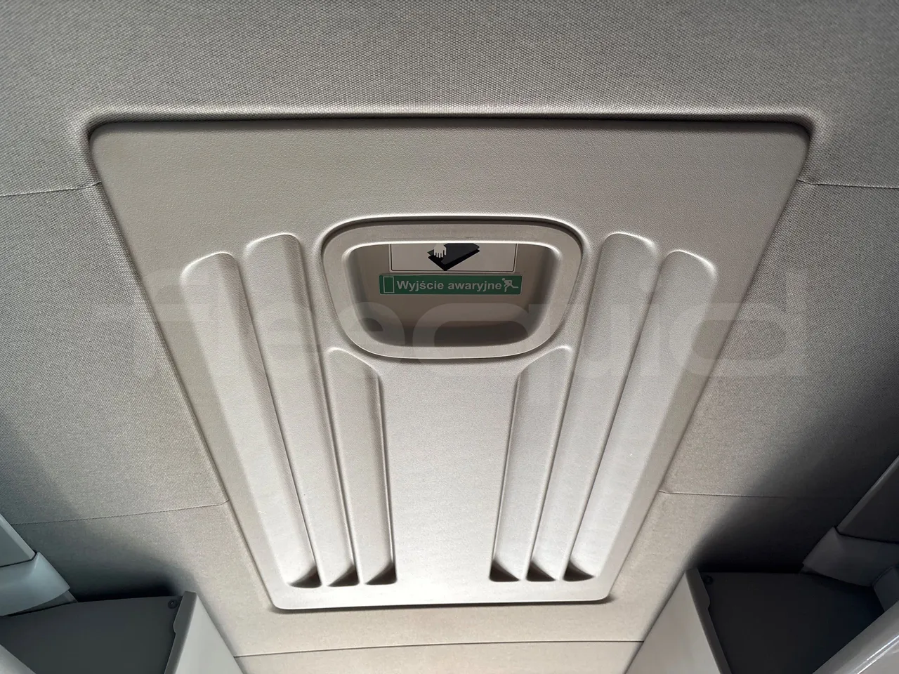 Setra S515 410 02 - Euro6 - 315kW - 12.300mt - roof hatch 1