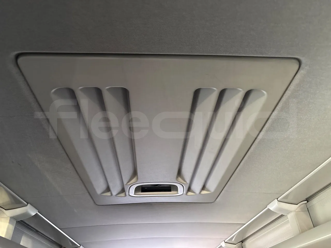 Setra S515 410 02 - Euro6 - 315kW - 12.300mt - roof hatch 2