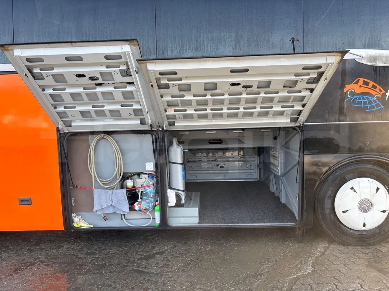 Setra S515 410 02 - Euro6 - 315kW - 12.300mt - luggage rack photo