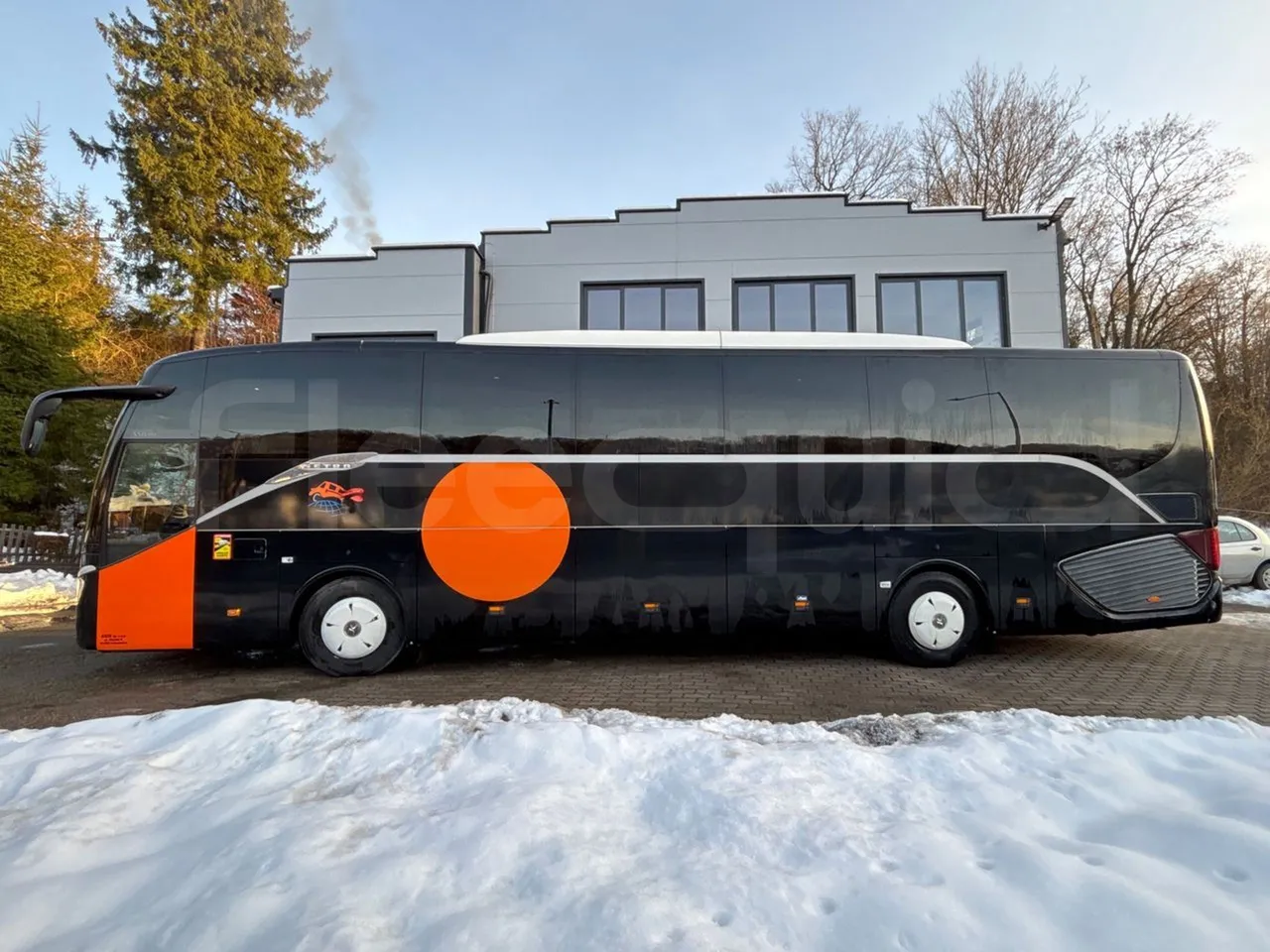 Setra S515 410 02 - Euro6 - 315kW - 12.300mt - left side photo