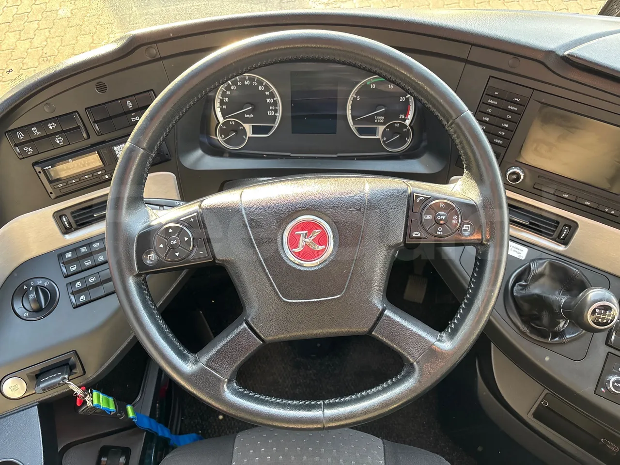 Setra S515 410 02 - Euro6 - 315kW - 12.300mt - steering wheel photo