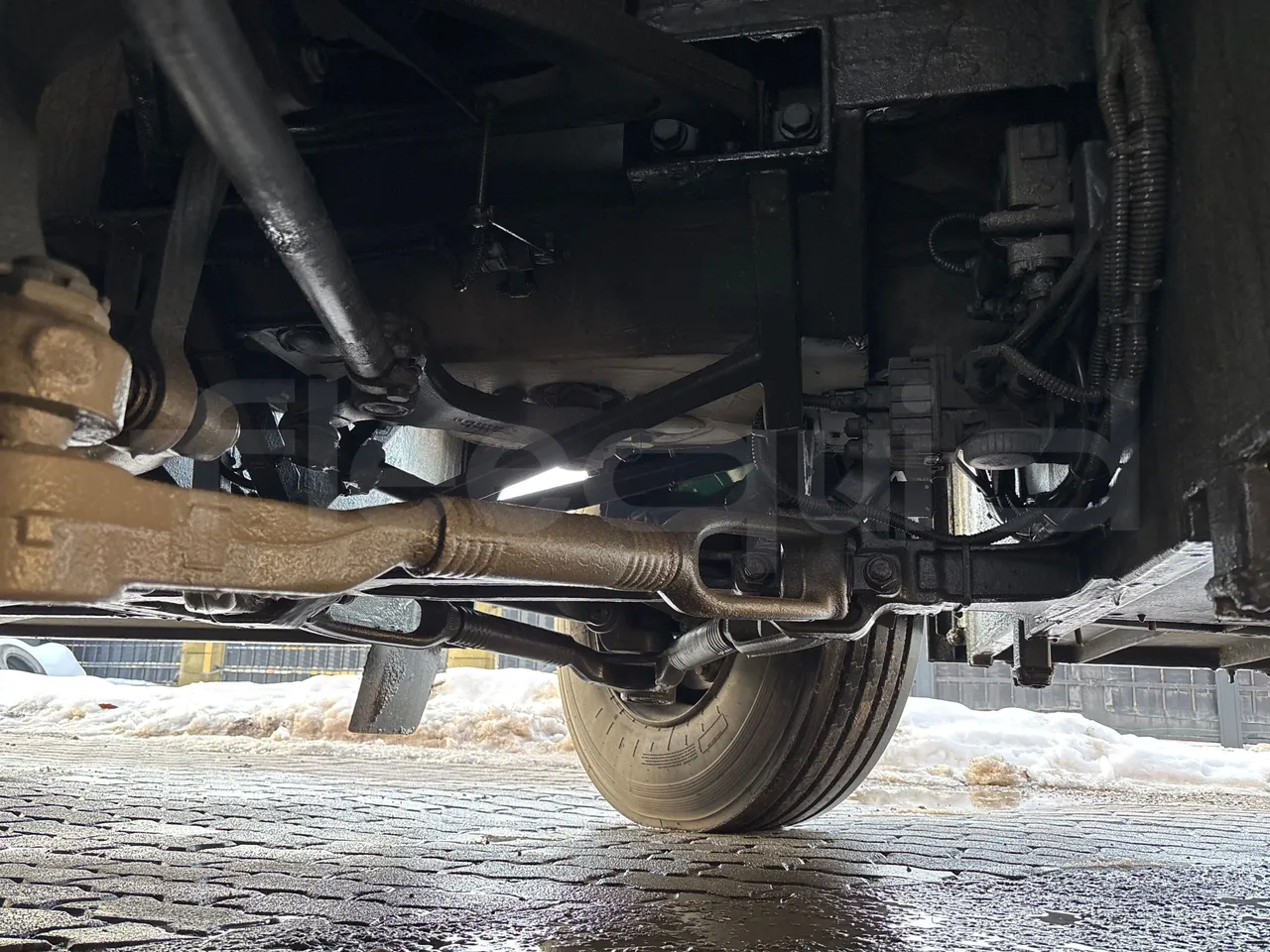 Setra S515 410 02 - Euro6 - 315kW - 12.300mt - front axle right side