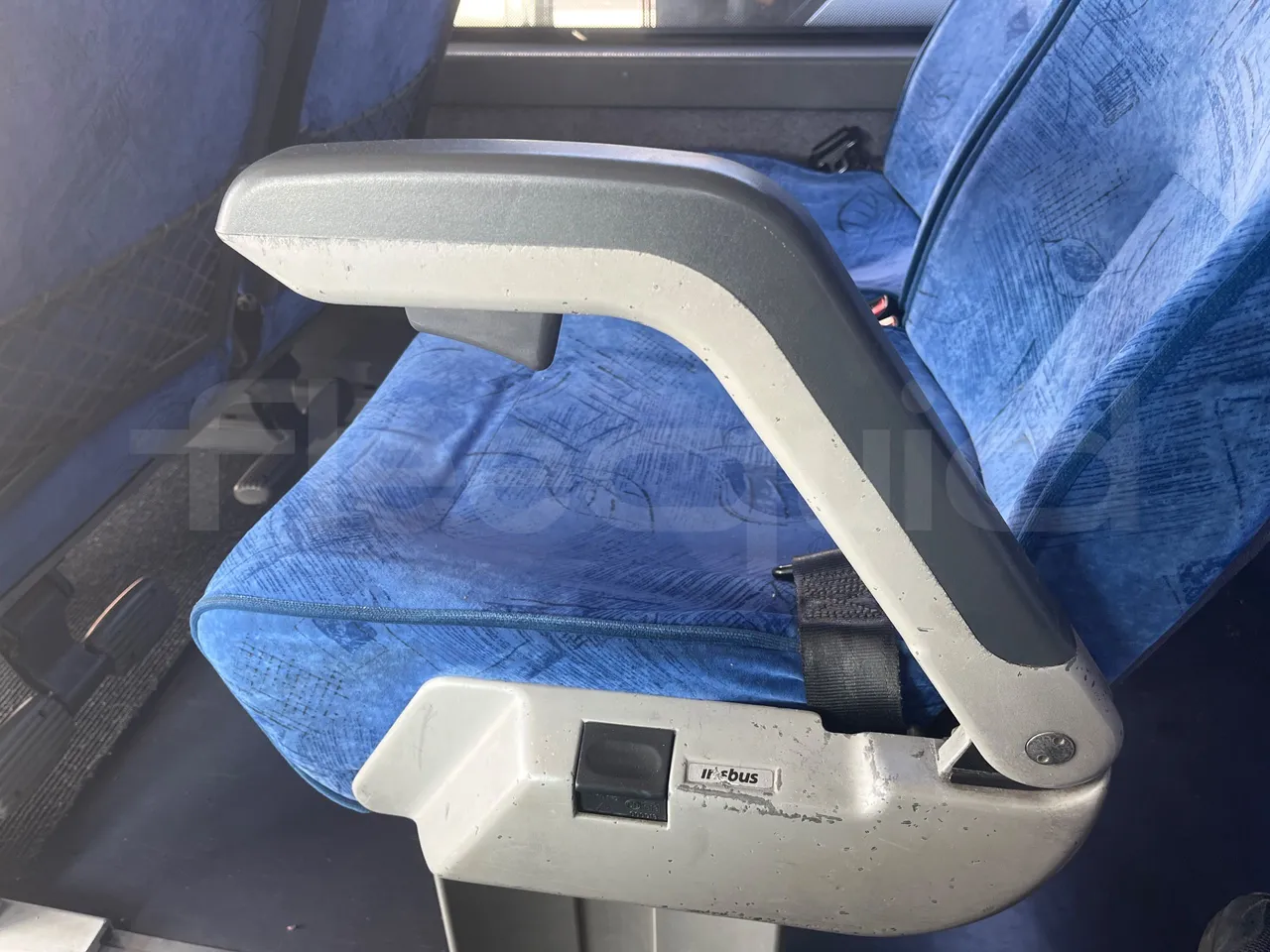 Iveco Evadys SFR130 -EUR5-279kW -11.995m - armrest detail photo
