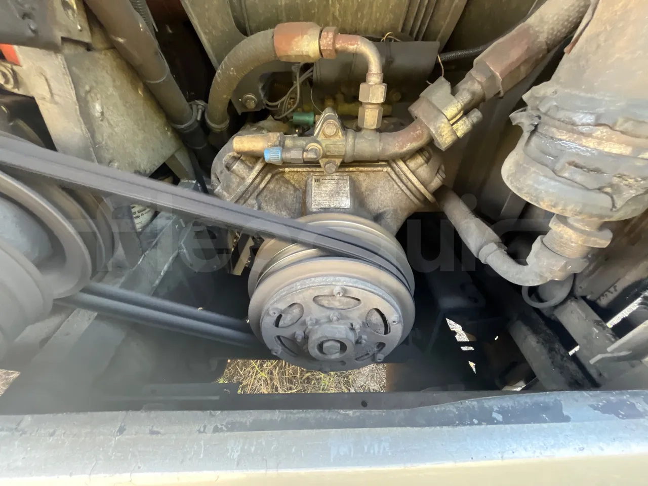 Iveco Evadys SFR130 -EUR5-279kW -11.995m - air conditioning compressor