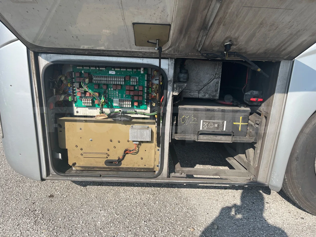 Iveco Evadys SFR130 -EUR5-279kW -11.995m - external compartments photo