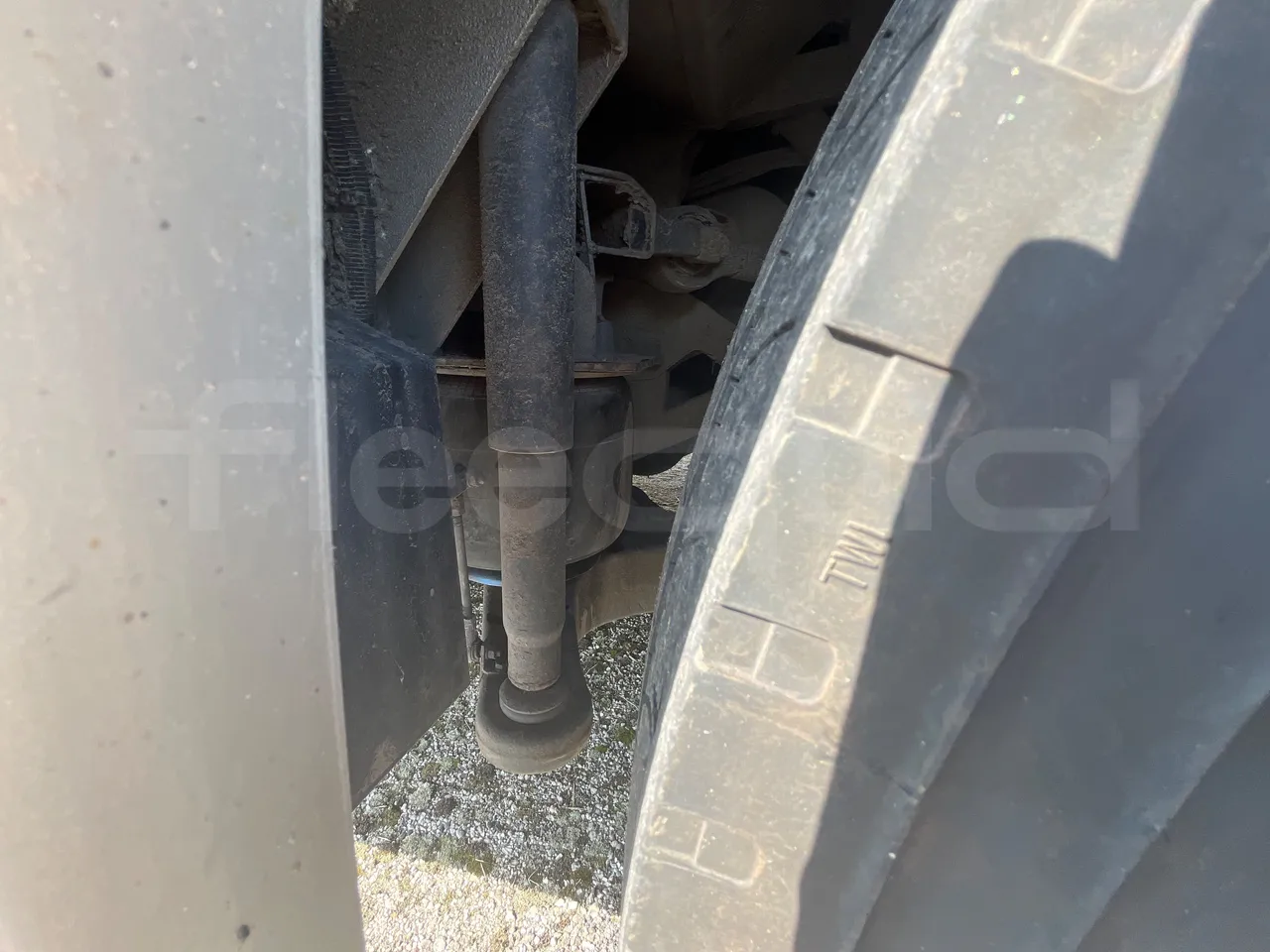Iveco Evadys SFR130 -EUR5-279kW -11.995m - axle 2 shock absorbers 1 left