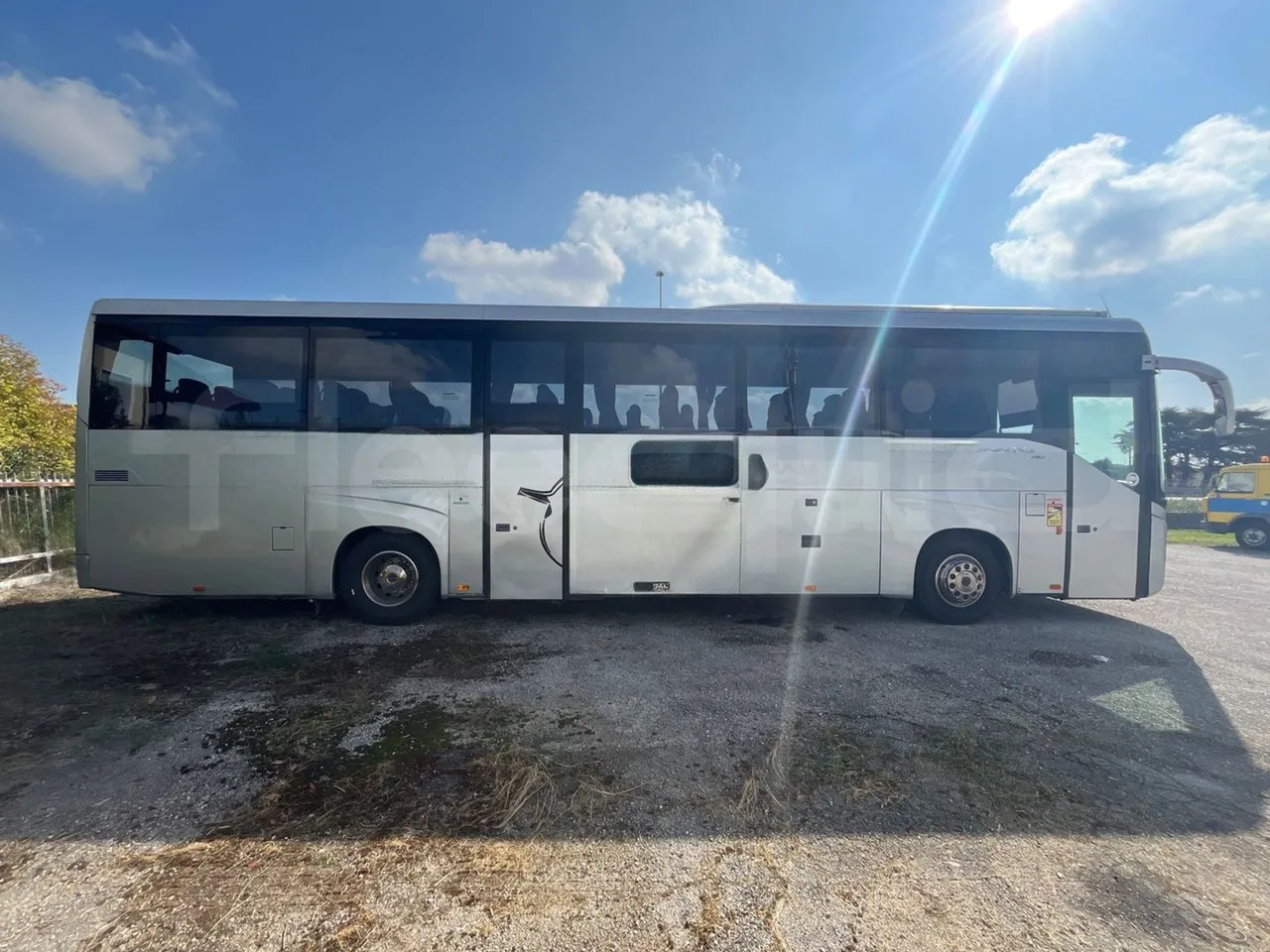 Iveco Evadys SFR130 -EUR5-279kW -11.995m - right side doors closed