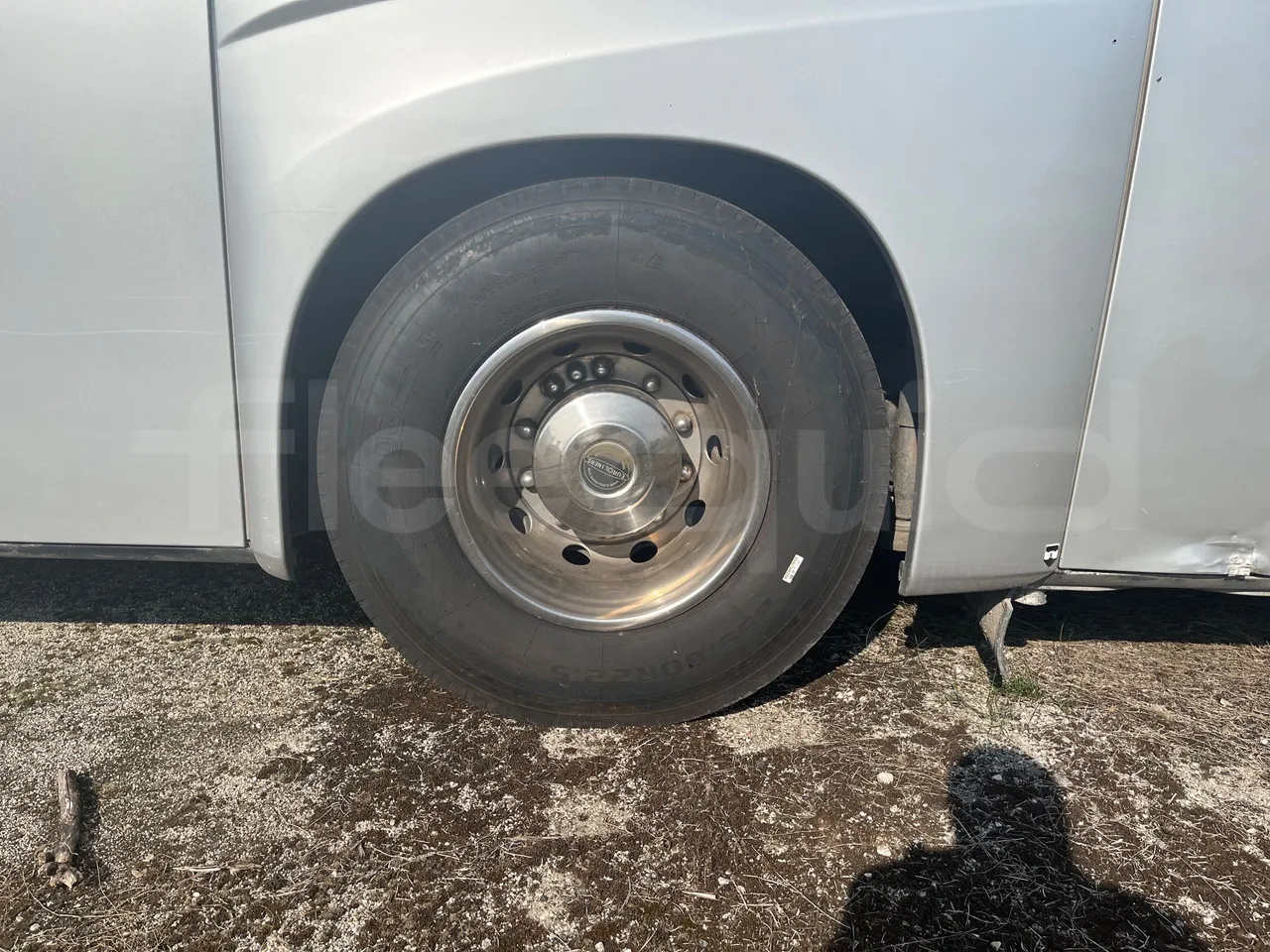 Iveco Evadys SFR130 -EUR5-279kW -11.995m - rear left tire photo