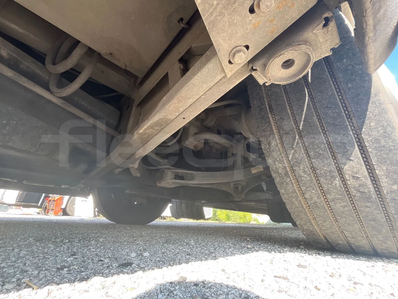 Iveco Evadys SFR130 -EUR5-279kW -11.995m - front axle left side