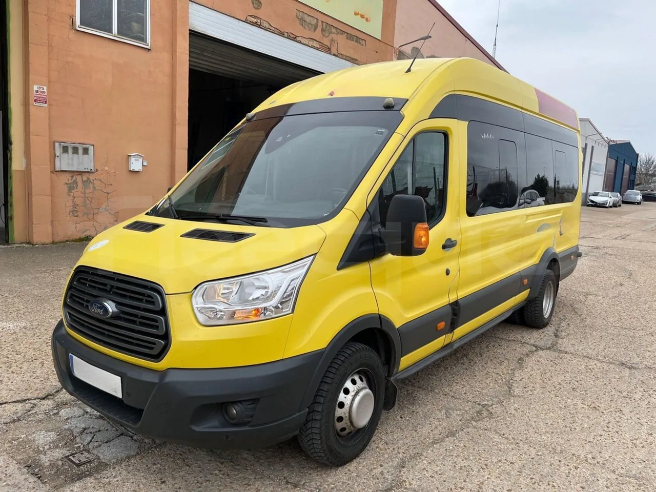 Ford Transit FBD -  Euro6 - 114kW - 6.704mt - 3/4 front left
