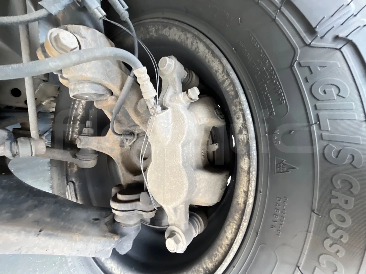 Ford Transit FBD -  Euro6 - 114kW - 6.704mt - front brake calipers left