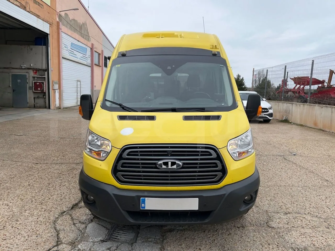 Ford Transit FBD -  Euro6 - 114kW - 6.704mt - front photo