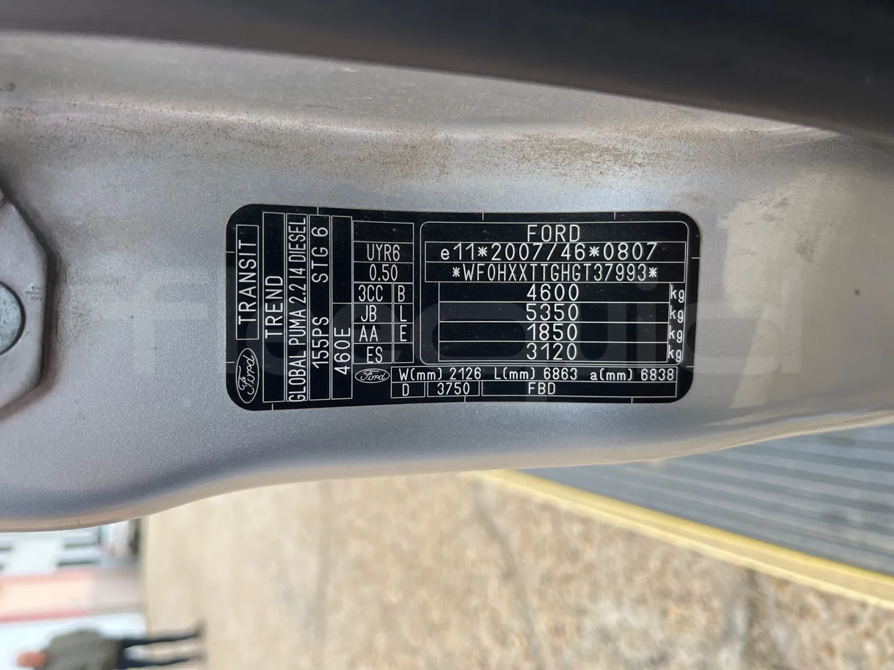Ford Transit FBD -  Euro6 - 114kW - 6.704mt - vehicle plate photo