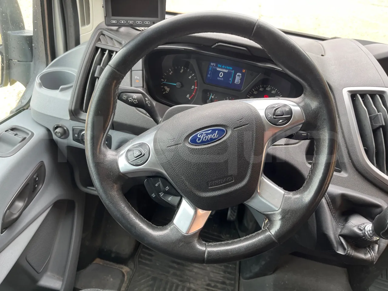 Ford Transit FBD -  Euro6 - 114kW - 6.704mt - steering wheel photo