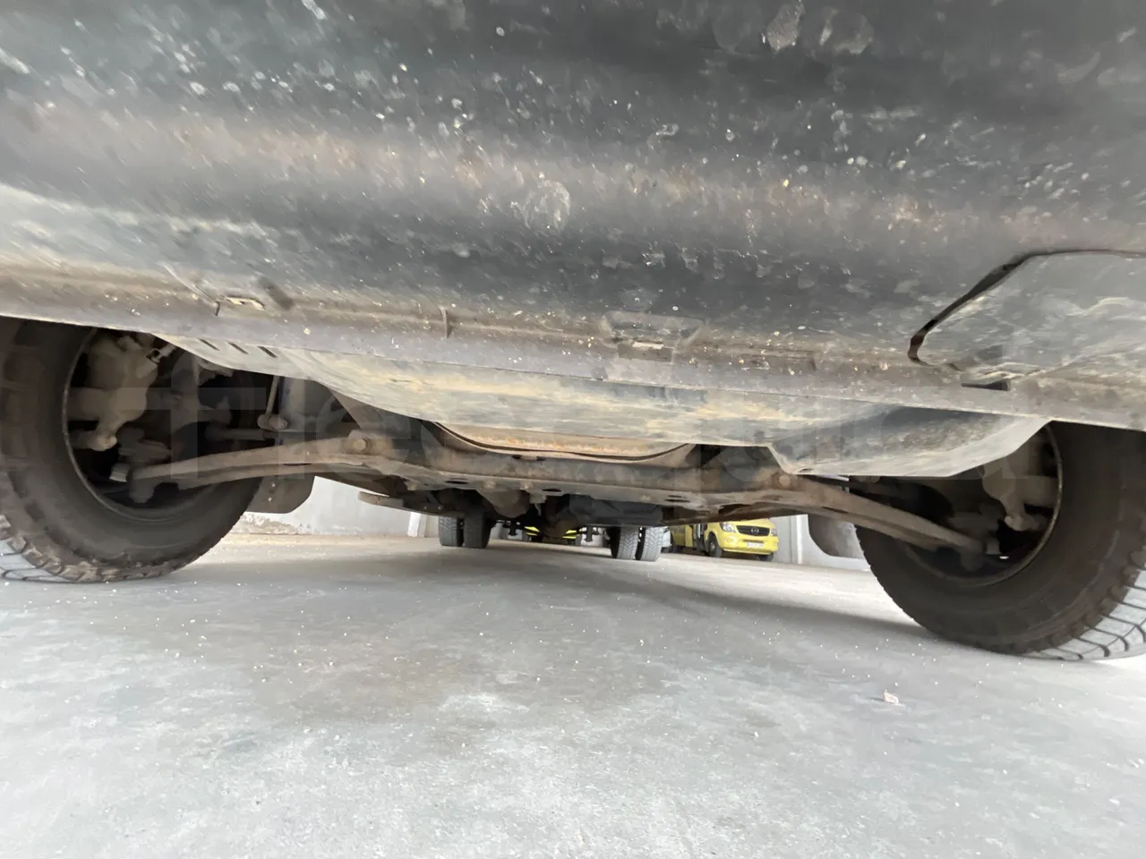 Ford Transit FBD -  Euro6 - 114kW - 6.704mt - front undercarriage from front