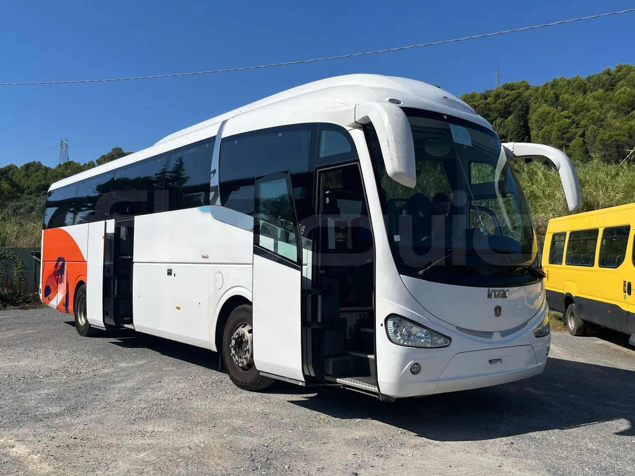 Irizar i6 - 3/4 Front Right Side Doors Open