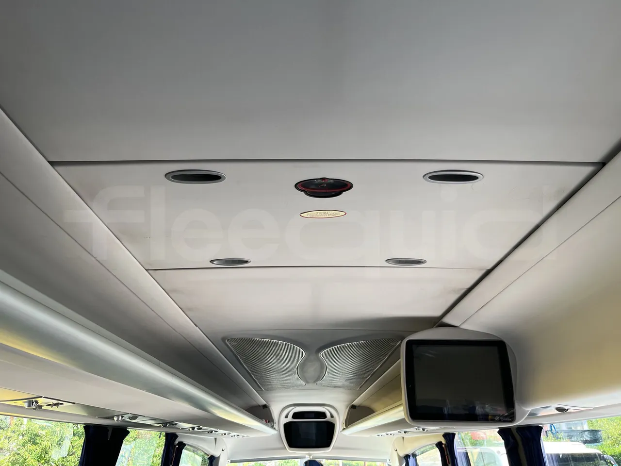 Irizar i6 - Roof Hatch 2