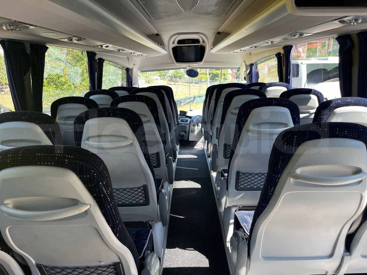 Irizar i6 - Forward Seats From Middle Position