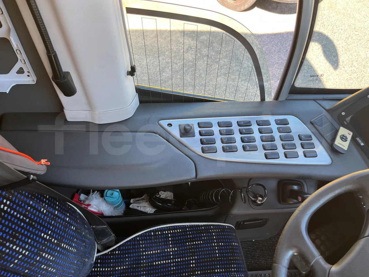 Irizar i6 - Onboard Device 3 Left Side