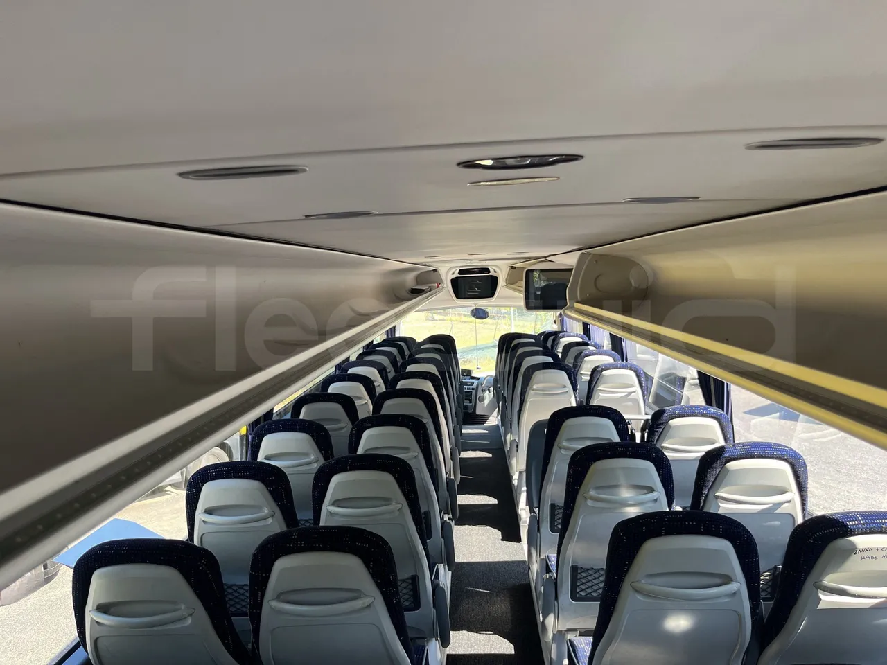 Irizar i6 - Overhead Compartments