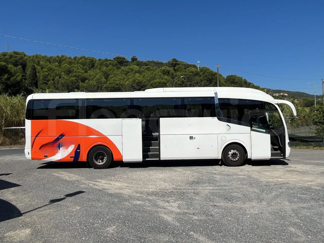 Irizar i6 - Right Side Doors Open