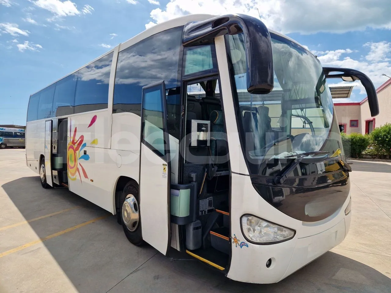 Irizar Scania K380EB - EUR4 - 279kW - 12m - 3/4 right front doors open