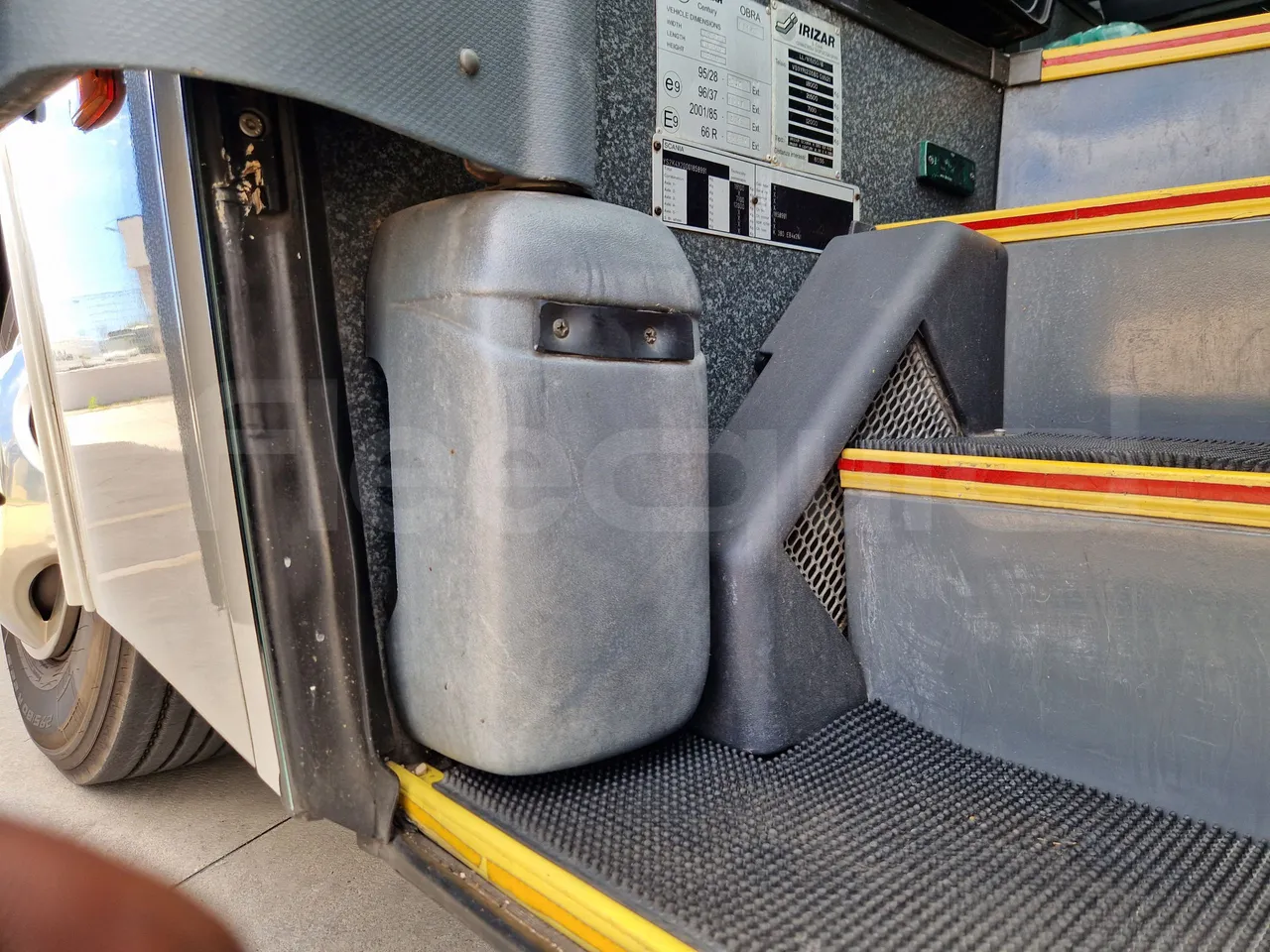 Irizar Scania K380EB - EUR4 - 279kW - 12m - door mechanism photo