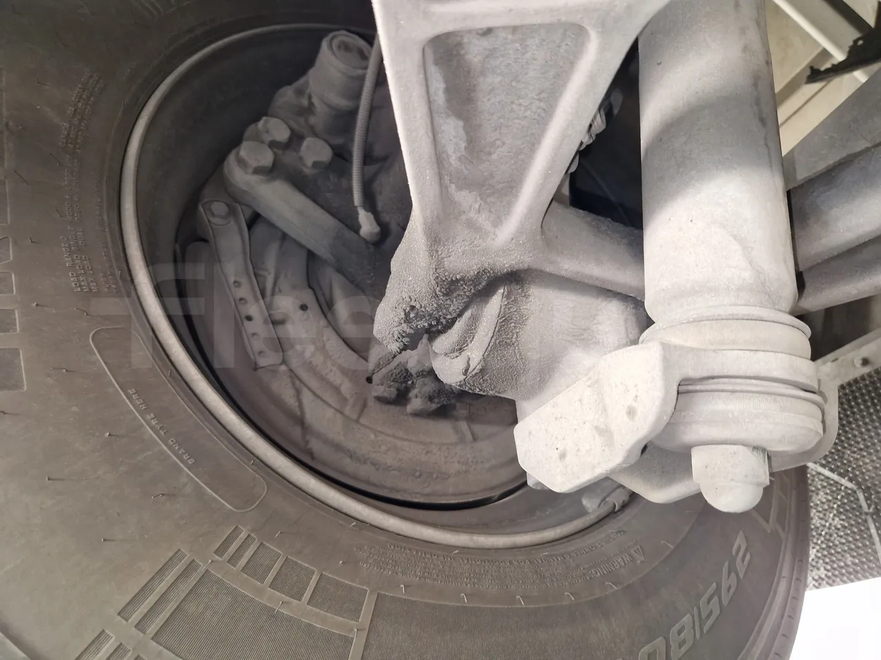 Irizar Scania K380EB - EUR4 - 279kW - 12m - front discs right