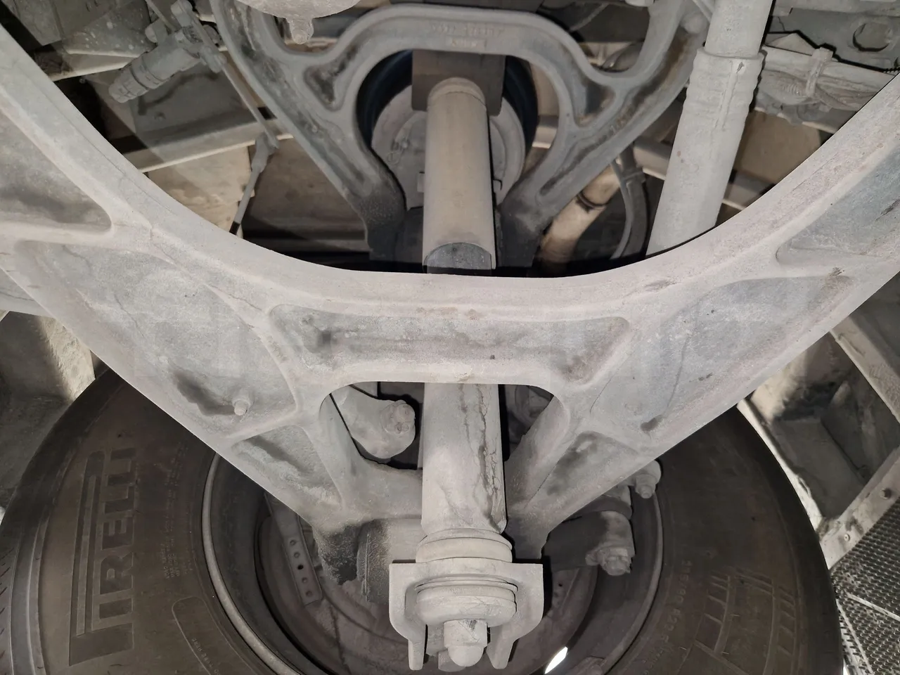 Irizar Scania K380EB - EUR4 - 279kW - 12m - front shock absorbers right