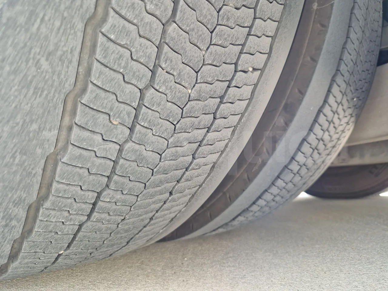 Irizar Scania K380EB - EUR4 - 279kW - 12m - tread condition second axle tires left