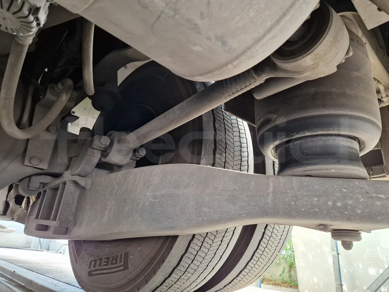 Irizar Scania K380EB - EUR4 - 279kW - 12m - axel 3 leaf spring left