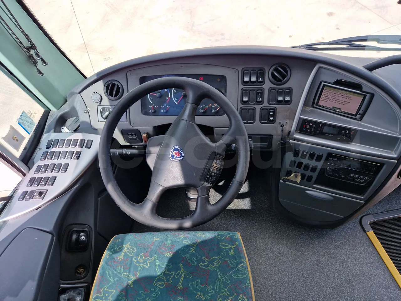 Irizar Scania K380EB - EUR4 - 279kW - 12m - steering wheel photo